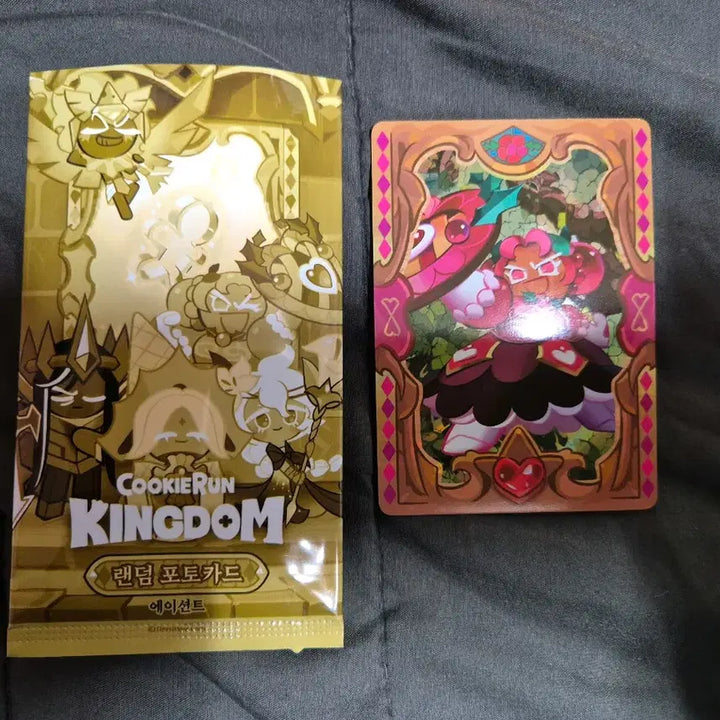 [BUNJANG] Cookie Run Kingdom 5th Anniversary Hollyberry Photocard / 쿠키런킹덤 5주년기념 홀리베리 포토카드