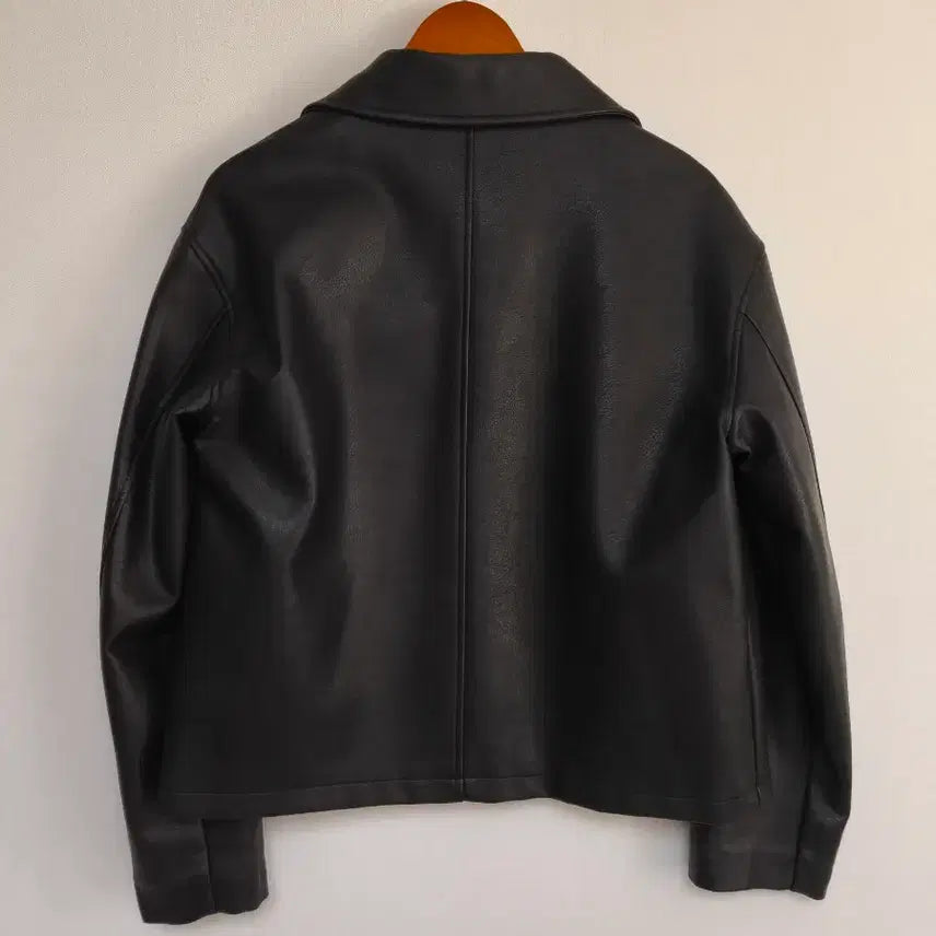 [SOLD OUT] MNG 블랙 인조 가죽 숏 자켓