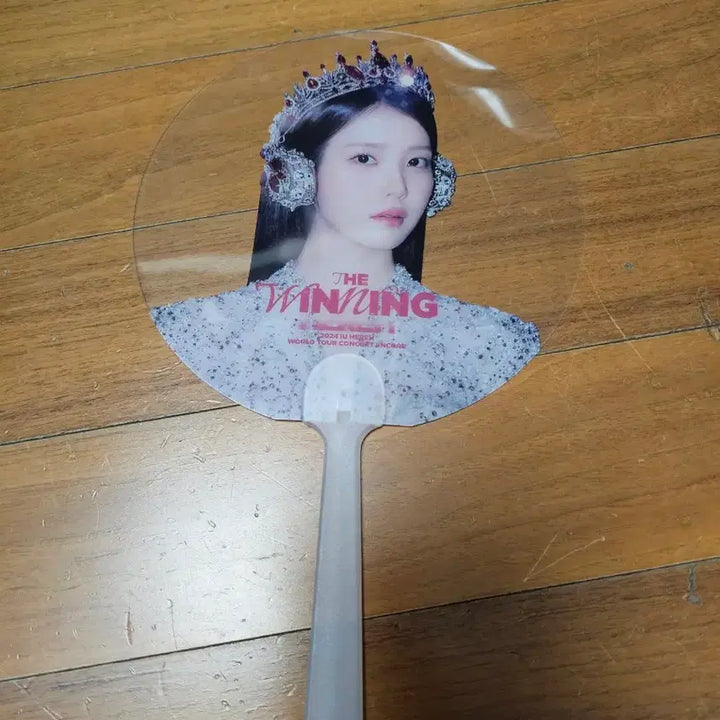 [SOLD OUT] 아이유 더위닝 콘서트 방석 &amp; 망원경 &amp; 부채