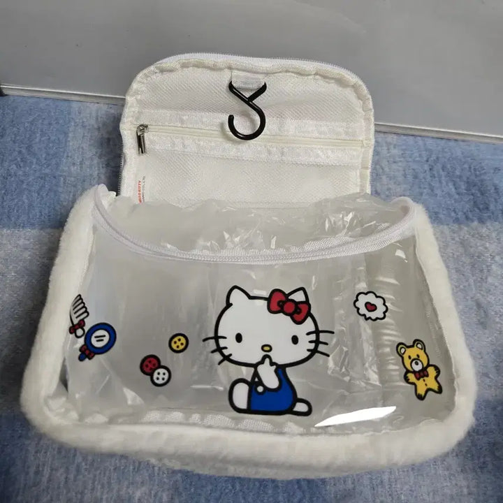 [BUNJANG] Sanrio Hello Kitty Fuzzy Pouch Bag / 산리오 헬로키티 털파우치 가방