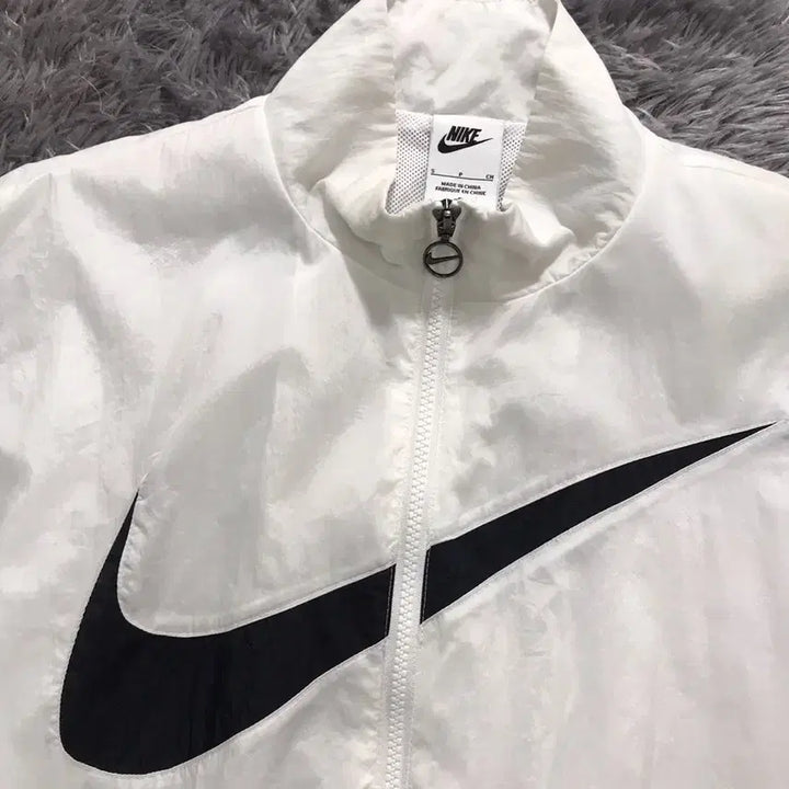 [BUNJANG] Nike Big Swoosh Essential Woven Jacket / [여성 S+, A급] 나이키(NIKE) 빅스우시 에센셜 우븐 자켓#100