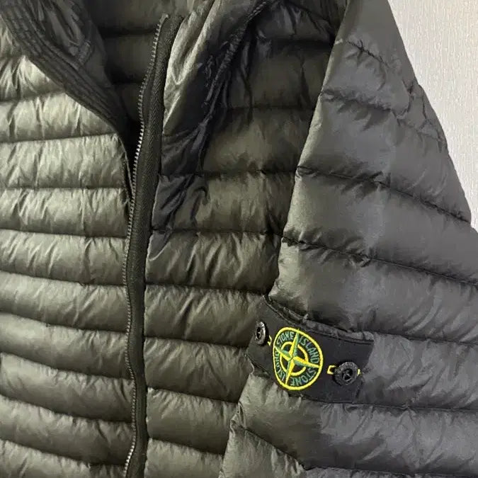 [BUNJANG] Stone Island Kids Lightweight Padded Jacket / 스톤아일랜드 키즈 경량패딩 14A