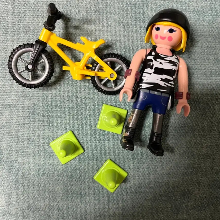 [BUNJANG] Playmobil Bicycle Figure with Traffic Cones / 플레이모빌 자전거 피규어 + 라바콘