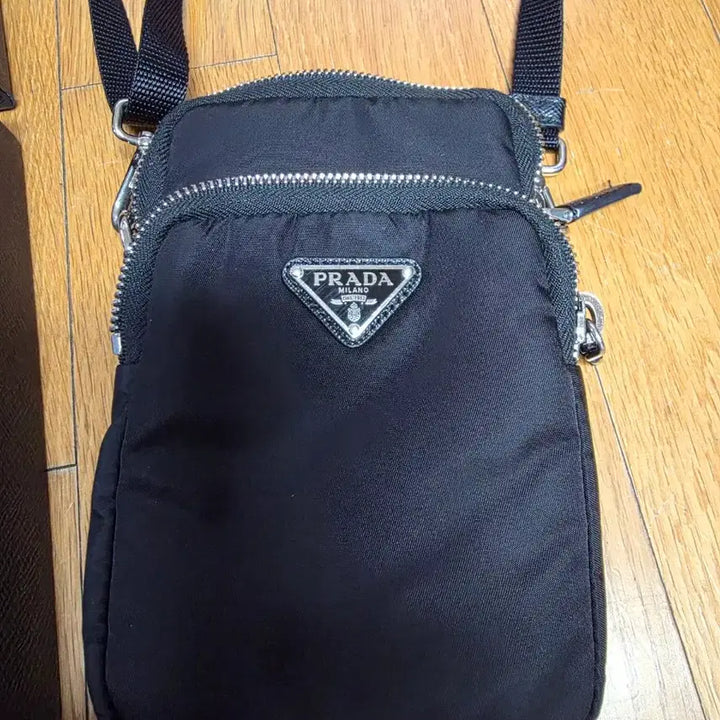 [BUNJANG] Prada Phone Bag / 정품 프라다 휴대폰 가방