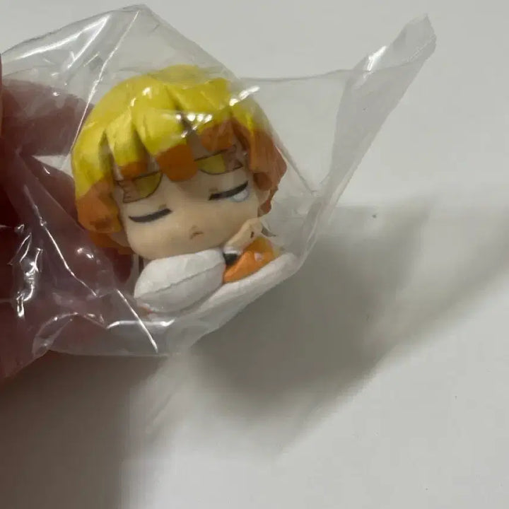 [BUNJANG] Demon Slayer Zenitsu Figure Gachapon / 귀칼 젠이츠 피규어 가챠