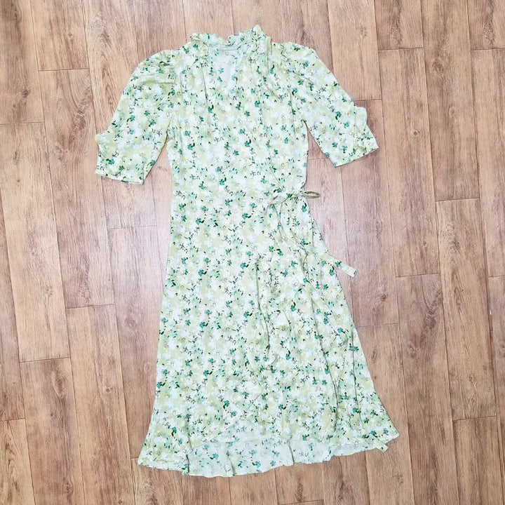 [BUNJANG] GLOW AND NYMPH Floral Wrap Dress / 글로우앤님프(GLOW AND NYMPH) 플로럴 랩원피스 55-66