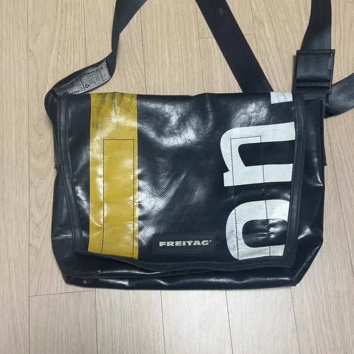 [BUNJANG] Freitag Dexter Messenger Bag / 프라이탁 덱스터