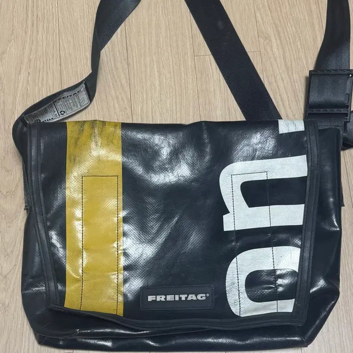 [BUNJANG] Freitag Dexter Messenger Bag / 프라이탁 덱스터