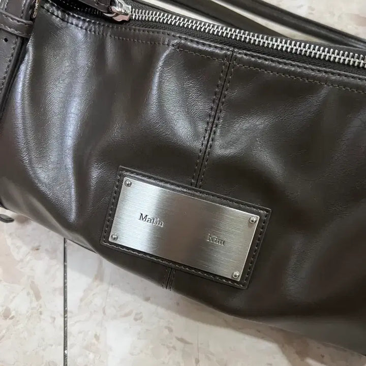 [BUNJANG] Matinkim Strap Shoulder Bag Brown / 마뗑킴 스트랩 숄더백 브라운