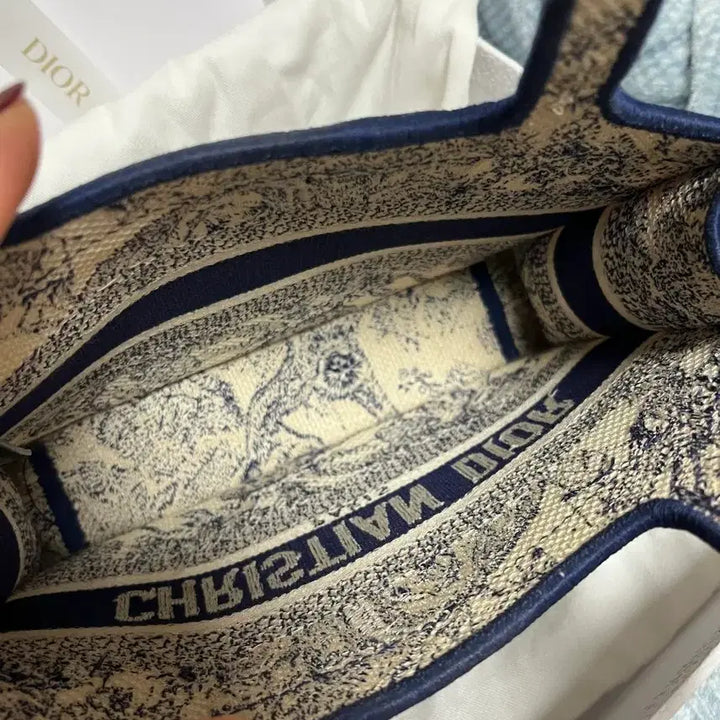 [BUNJANG] Dior Book Tote Bag / 디올북토트백