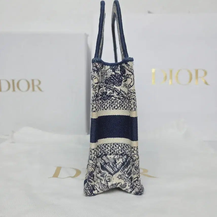 [BUNJANG] Dior Book Tote Bag / 디올북토트백