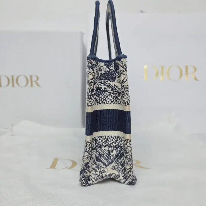 [BUNJANG] Dior Book Tote Bag / 디올북토트백