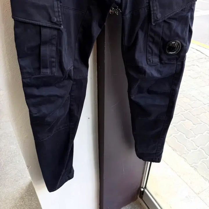 [BUNJANG] CP Company Lens Detail Cargo Pants / 30/ CP컴퍼니 렌즈 와펜 카고팬츠