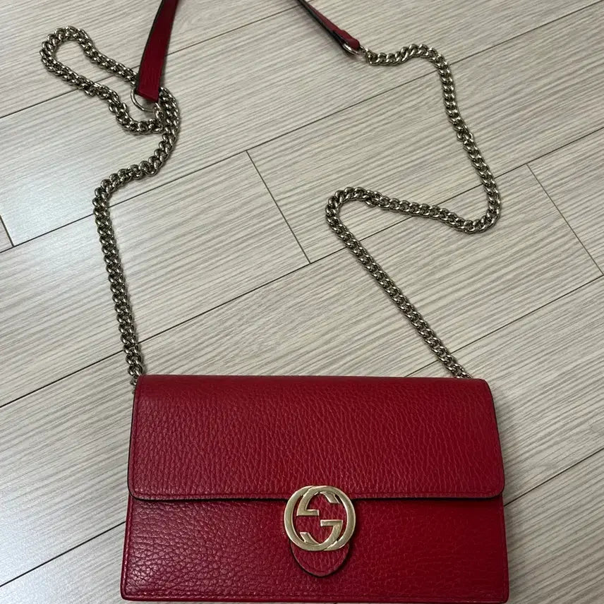 [BUNJANG] Gucci Interlocking Red Chain Crossbody Bag / 구찌 인터로킹 레드 체인 크로스백
