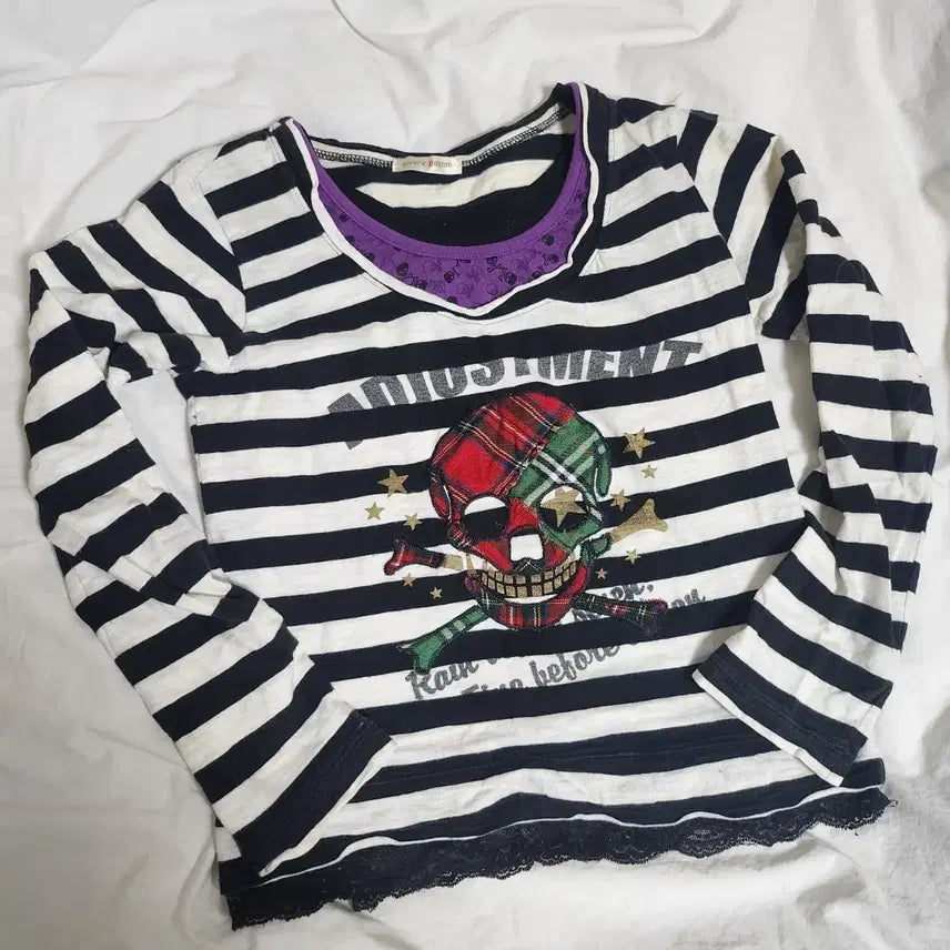 [BUNJANG] Punk Y2K Skull Patch Stripe Long Sleeve T-shirt / 펑크 y2k 해골 자수 패치 스트라이프 롱슬리브 빈티지 페페 아케호무