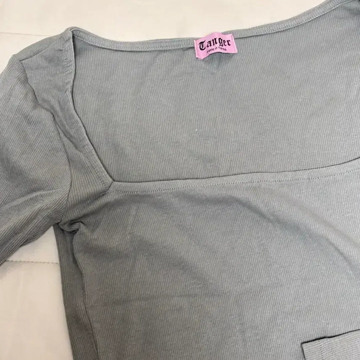 [BUNJANG] Tanger Slim Fit Long Sleeve T-shirt / Tanger 긴팔 슬림핏 티셔츠 카키그레이