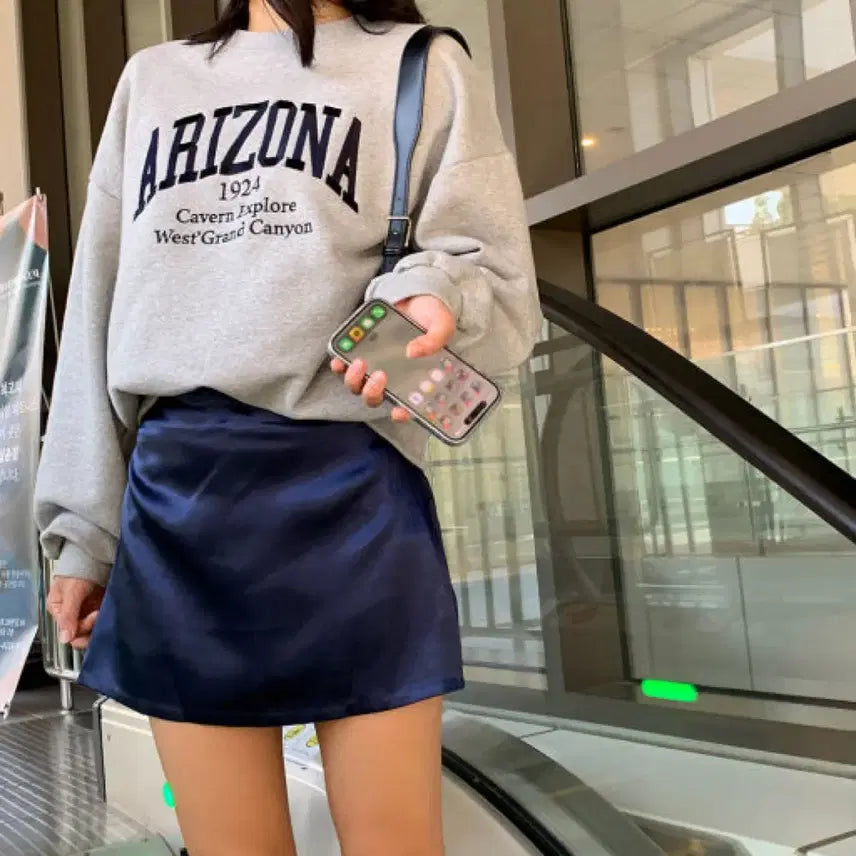 [BUNJANG] Navy Satin Mini Skirt / 네이비 새틴 미니스커트