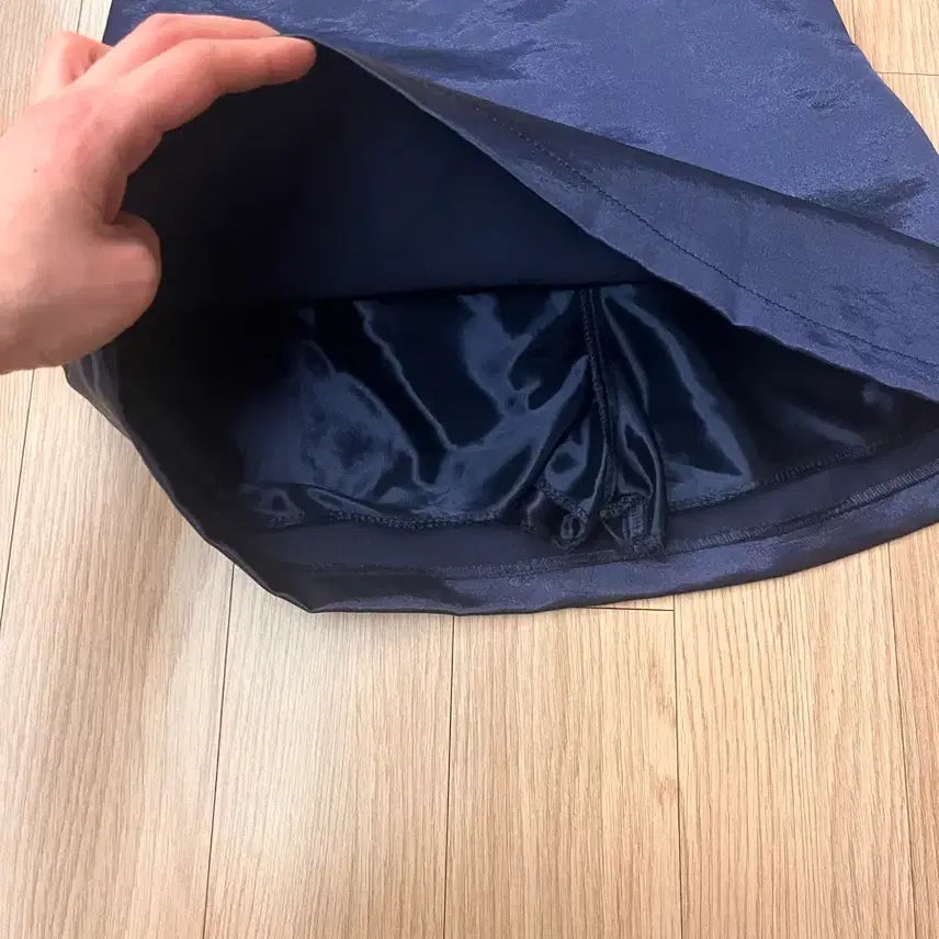[BUNJANG] Navy Satin Mini Skirt / 네이비 새틴 미니스커트