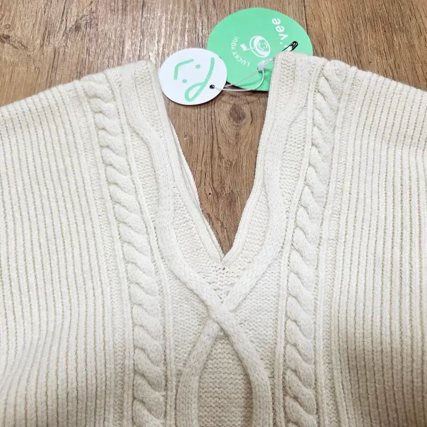 [BUNJANG] PIVVEE V-Neck Cable Knit Sweater / 피브비(PIVVEE) V넥 케이블니트 55-66 새상품