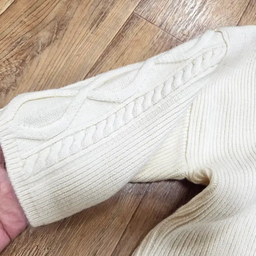 [BUNJANG] PIVVEE V-Neck Cable Knit Sweater / 피브비(PIVVEE) V넥 케이블니트 55-66 새상품