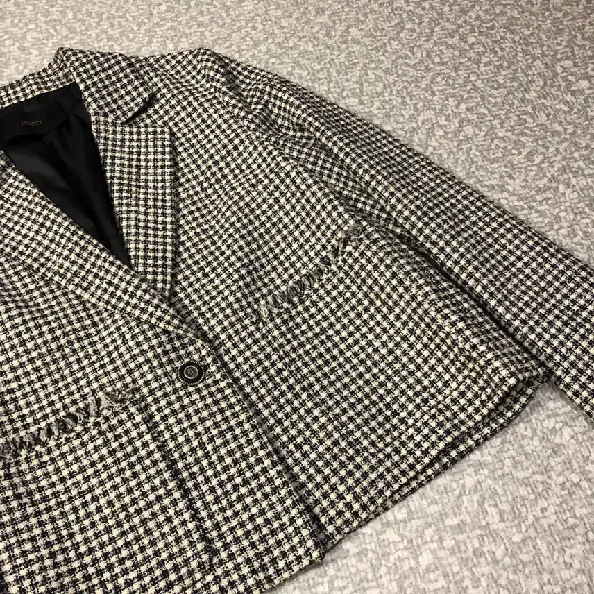 [BUNJANG] ZIGOT Glitter Tweed Jacket / 지고트 글리터 펄 트위드 자켓 출근룩 하객룩 결혼식 올드머니룩