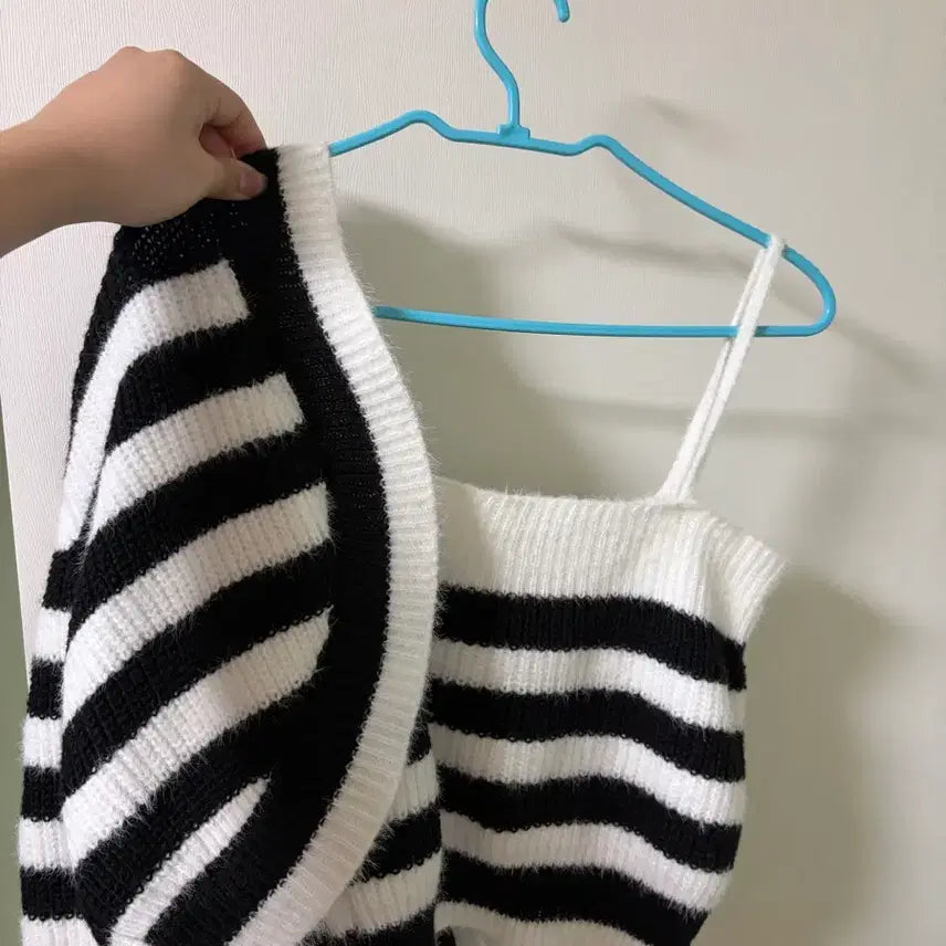 [BUNJANG] Striped Knit Cardigan and Tank Top Set / 스트라이프 니트 가디건 나시세트