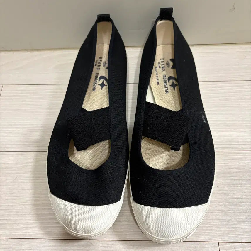 [SOLD OUT] 문스타 x 빔즈 콜라보 메리제인 스니커즈 (240mm)