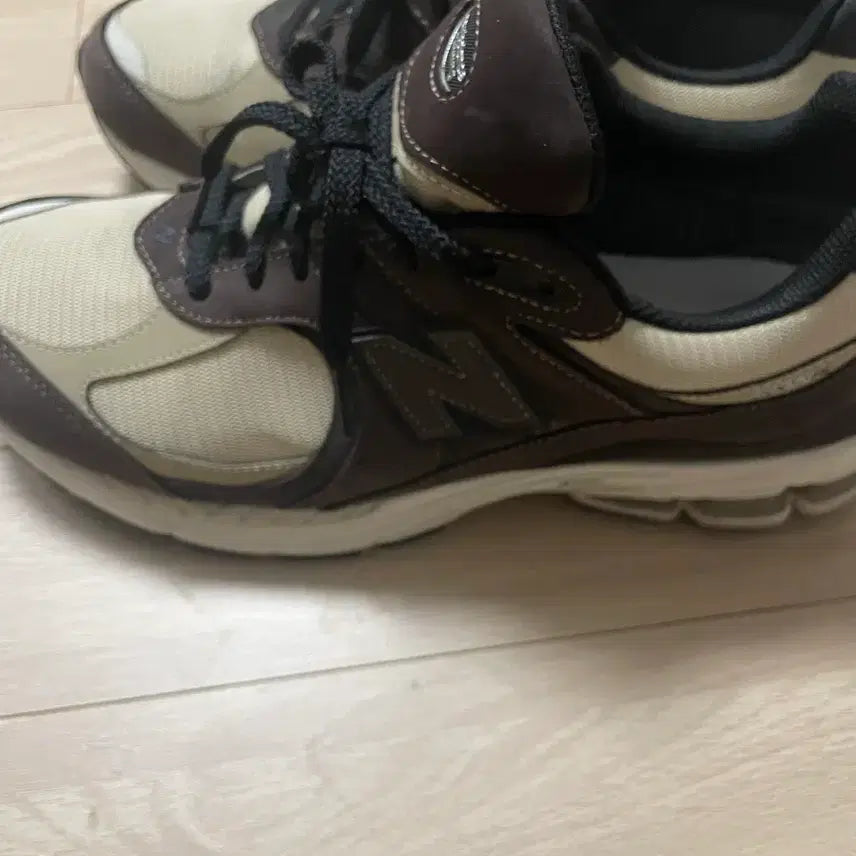 [SOLD OUT] 뉴발란스 2002r 고어텍스