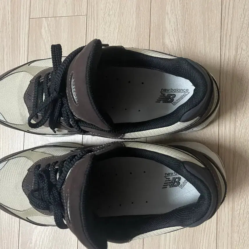 [SOLD OUT] 뉴발란스 2002r 고어텍스
