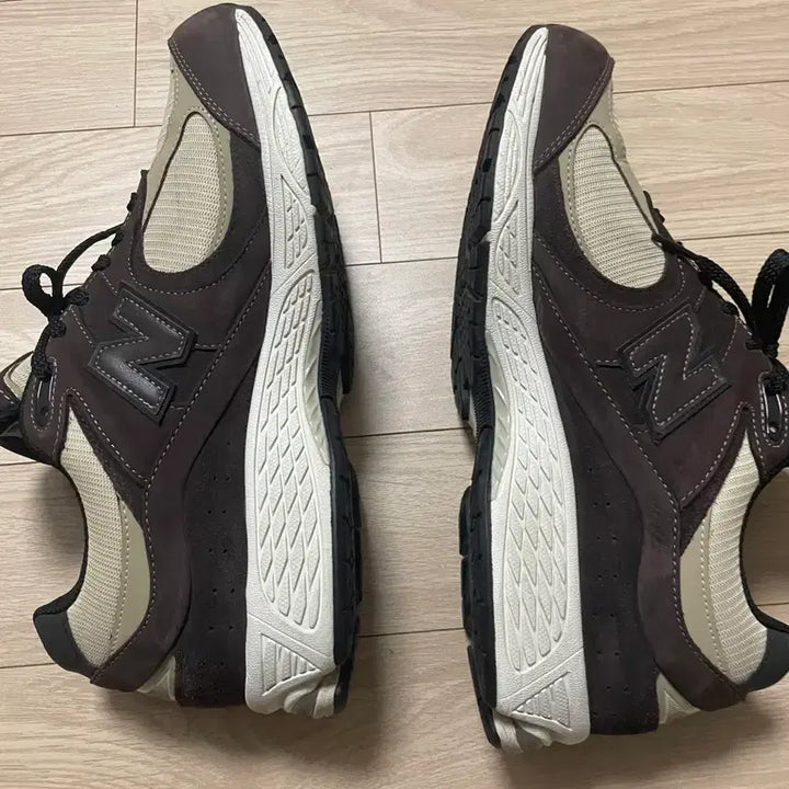 [SOLD OUT] 뉴발란스 2002r 고어텍스