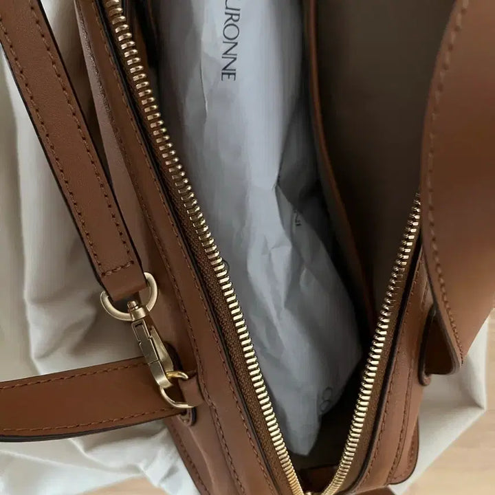 [SOLD OUT] 쿠론 루보 토트백 26 브라운 크로스겸토트백