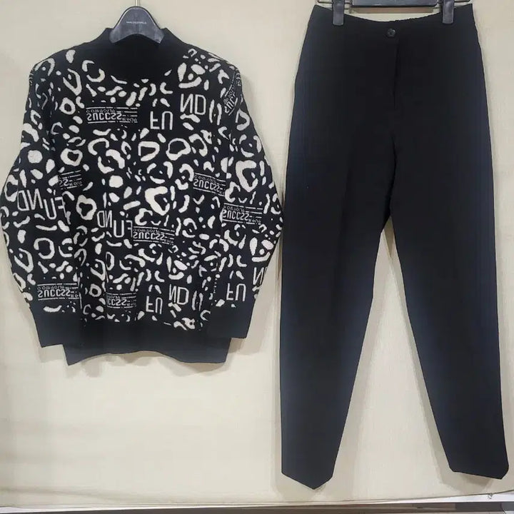 [BUNJANG] Unbranded Knit Top and Fleece-lined Slacks Bundle / 밴딩기모 슬랙스 로고니트 일괄