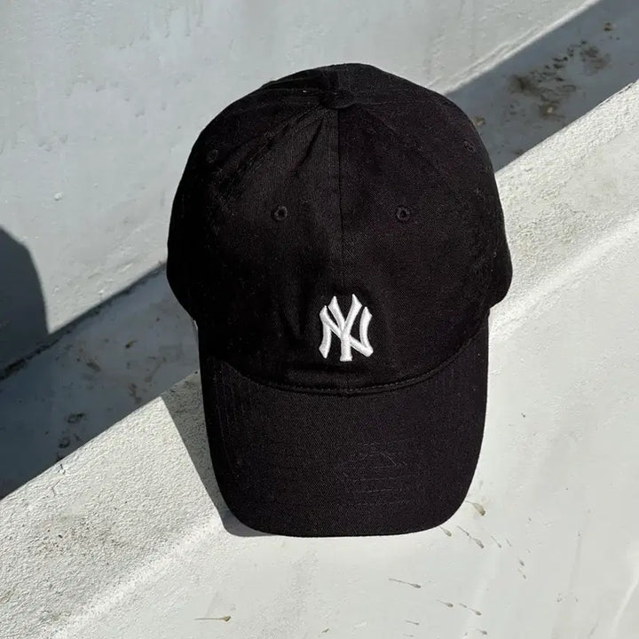 [BUNJANG] MLB New York Yankees Black Ball Cap / [M-L] MLB 엠엘비 뉴욕양키스 블랙 볼캡 모자
