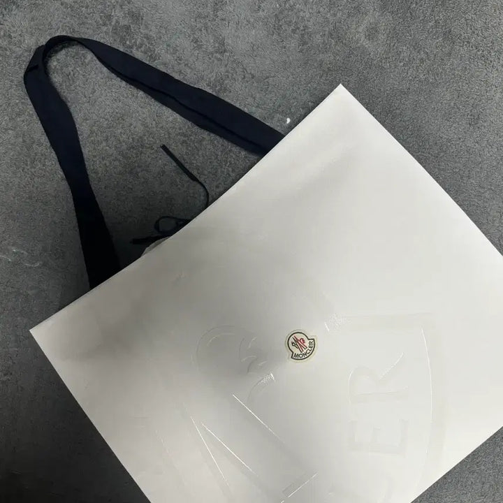 [BUNJANG] Moncler Amiot Lightweight Padded Jacket / 몽클레어 아미오 2사이즈 경량패딩 착샷O