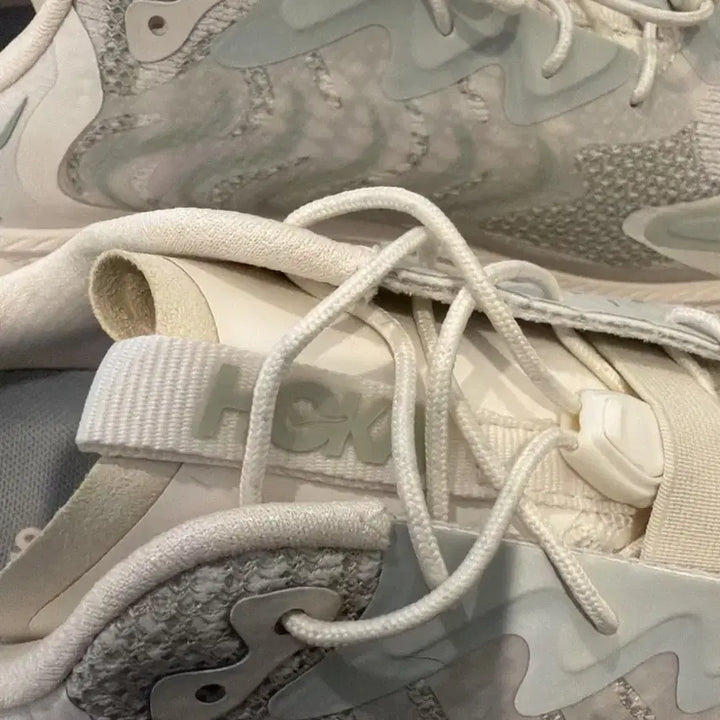 [BUNJANG] Hoka x Satisfy Clifton LS Celadon Tint Whisper White Sneakers / 호카 x 새티스파이 클리프톤 LS 셀라돈 틴트 위스퍼 화이트
