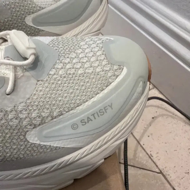 [BUNJANG] Hoka x Satisfy Clifton LS Celadon Tint Whisper White Sneakers / 호카 x 새티스파이 클리프톤 LS 셀라돈 틴트 위스퍼 화이트