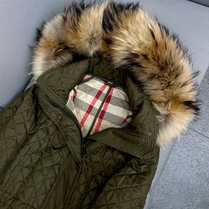 [BUNJANG] Burberry Natural Fur Hooded Quilting Jacket (XS) / 버버리 천연퍼 후드 퀼팅 자켓(XS(44~55)