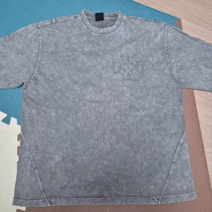 [BUNJANG] Crown Cross Washed T-shirt (L) / 왕관 크로스 워싱 반팔 티셔츠 L 1회착용 상태굿