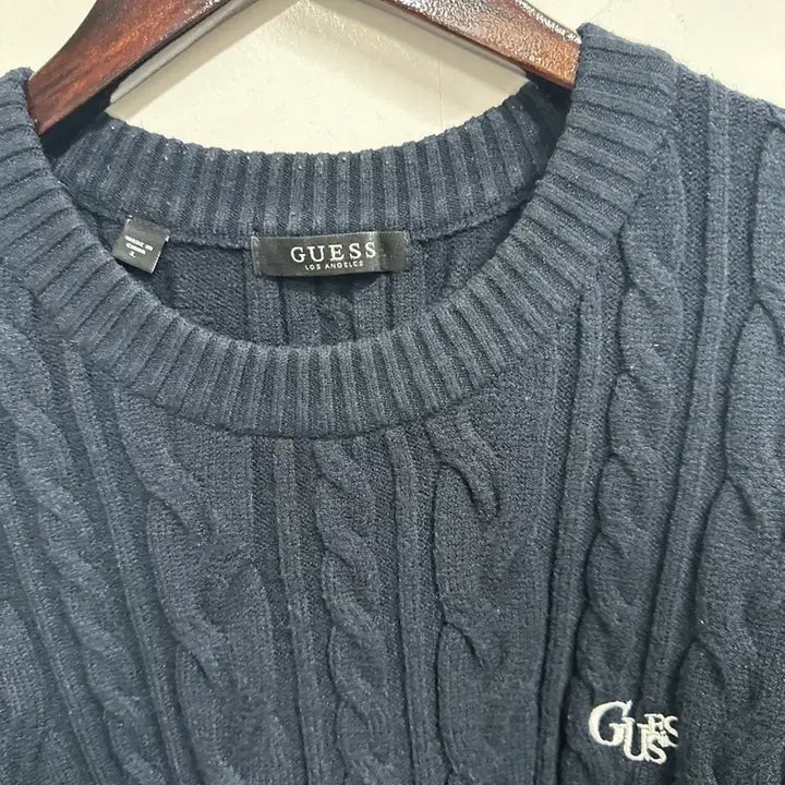[BUNJANG] Guess Black Cable Knit Sweater / [만원 아라비아빈티지]게스 블랙 케이블 니트 100