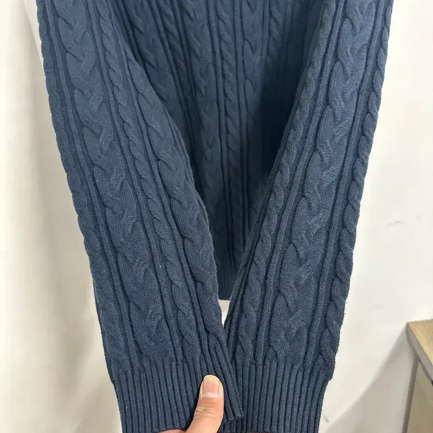 [BUNJANG] Guess Black Cable Knit Sweater / [만원 아라비아빈티지]게스 블랙 케이블 니트 100