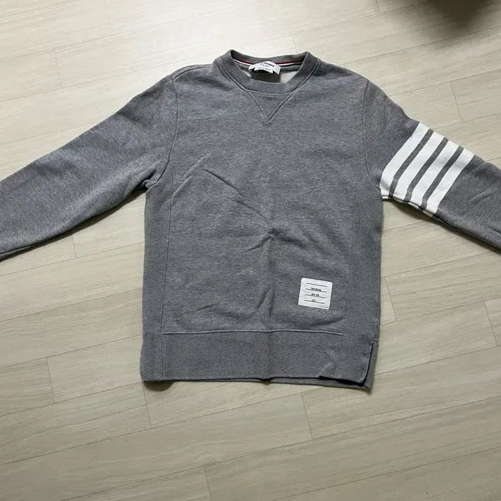 [BUNJANG] Thom Browne Crewneck Gray Sweatshirt / (정품) 톰브라운 맨투맨 그레이 1사이즈