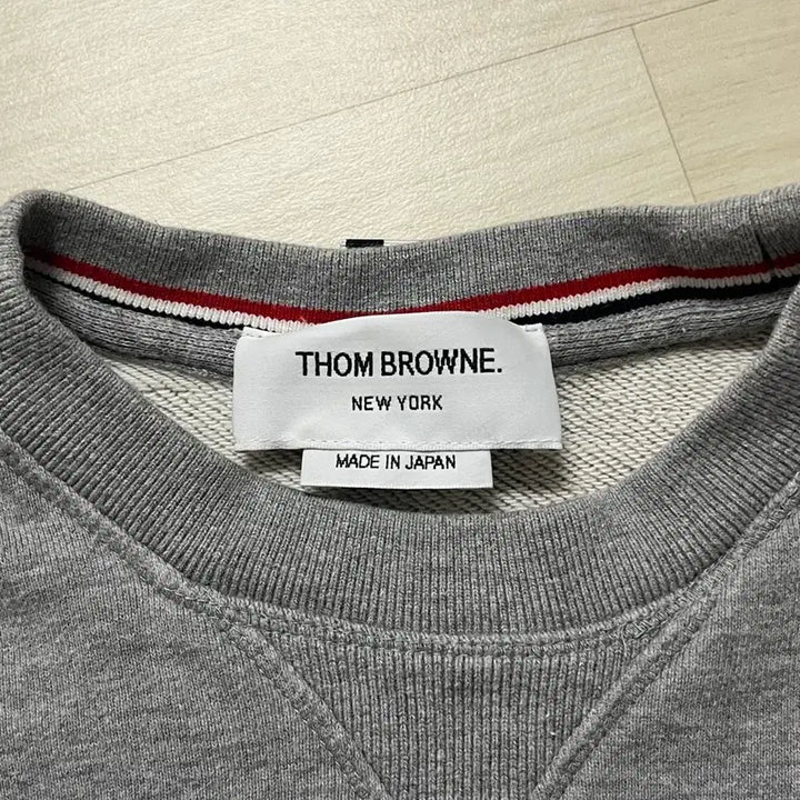 [BUNJANG] Thom Browne Crewneck Gray Sweatshirt / (정품) 톰브라운 맨투맨 그레이 1사이즈