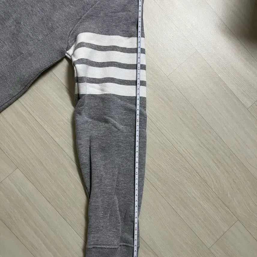 [BUNJANG] Thom Browne Crewneck Gray Sweatshirt / (정품) 톰브라운 맨투맨 그레이 1사이즈