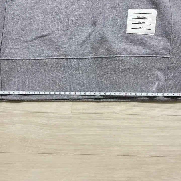 [BUNJANG] Thom Browne Crewneck Gray Sweatshirt / (정품) 톰브라운 맨투맨 그레이 1사이즈