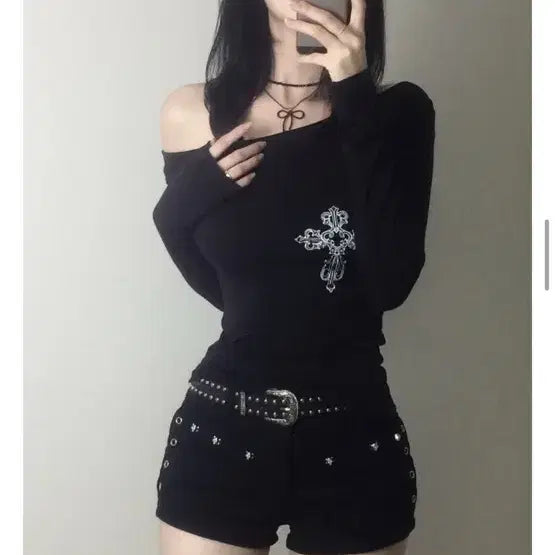 [BUNJANG] Haru Skull Studded Vintage Belt Short Pants / <새상품> 하루 스컬 스터드 빈티지 벨트 숏팬츠