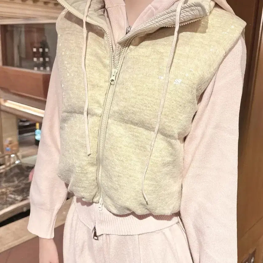 [BUNJANG] Koo Sequin Goose Down Vest / 쿠 스팽글 구스 조끼 패딩