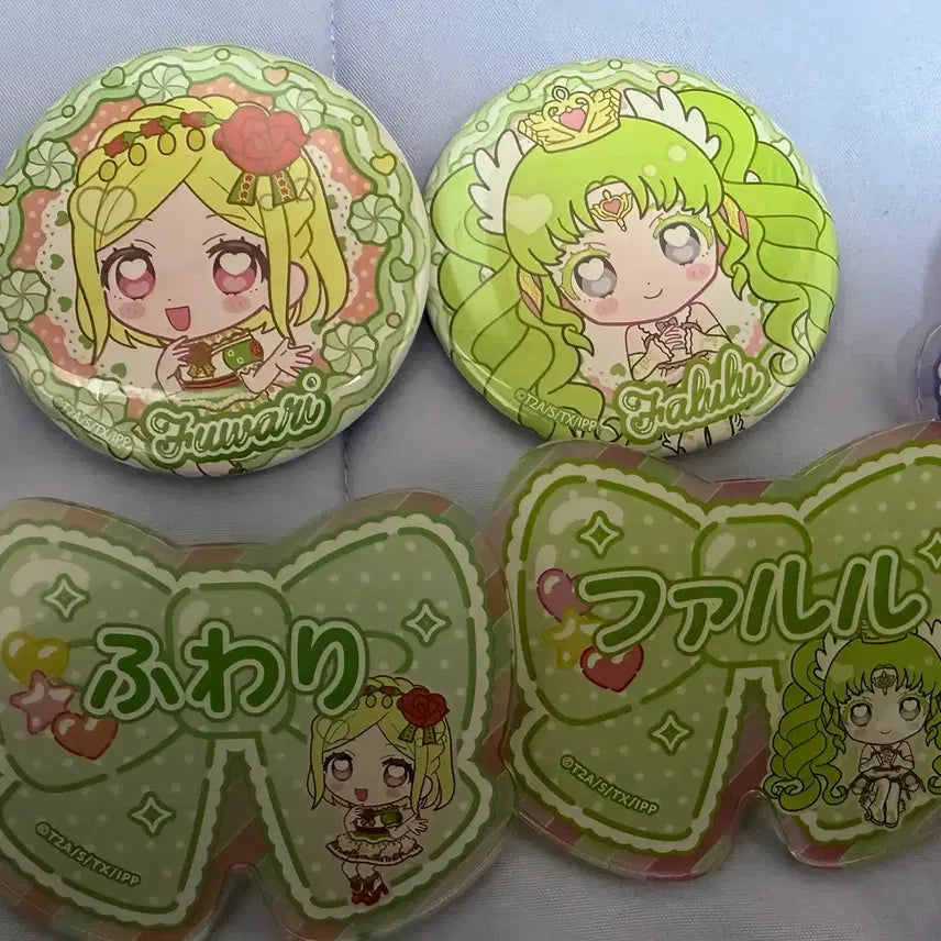 [BUNJANG] PriPara Fuwari & Paruru Character Pin Badges / 프리파라 후와리 파루루 캬라핀 뱃지 핀버튼