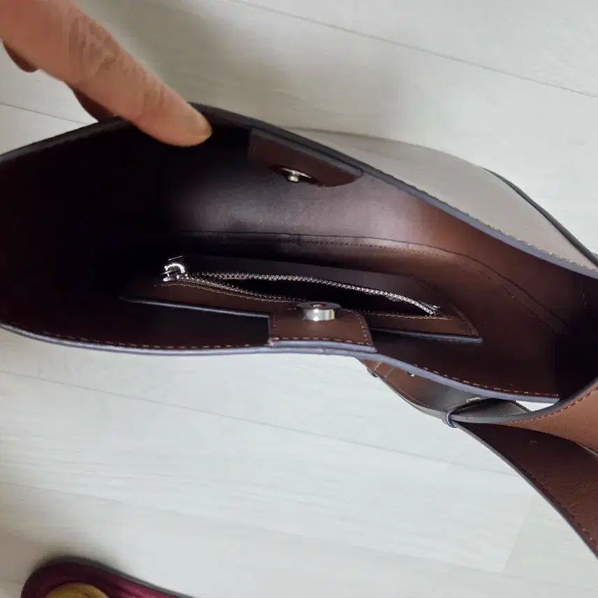 [BUNJANG] Brown Leather Shoulder Bag / 여성가방