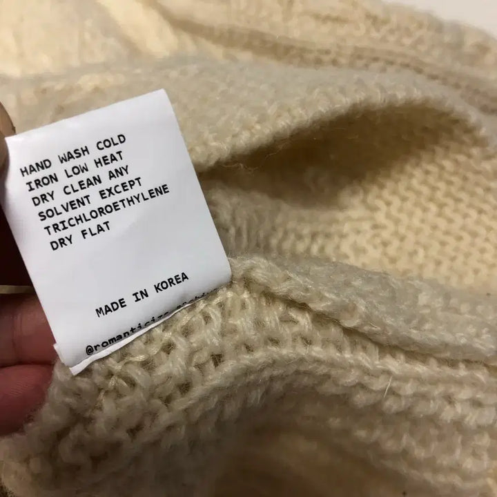 [BUNJANG] Romanticize Shetland Cable Knit Cardigan / 로맨티사이즈 셔틀랜드 케이블 가디건 꽈배기니트 울 그랜마 할미룩 오버핏