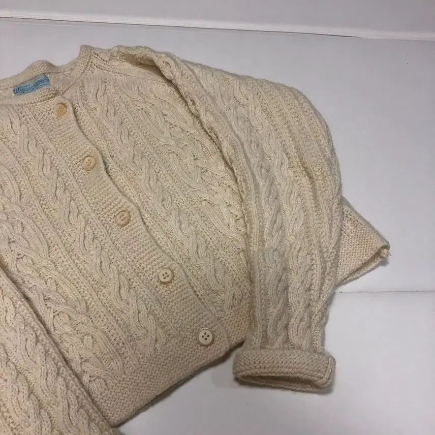 [BUNJANG] Romanticize Shetland Cable Knit Cardigan / 로맨티사이즈 셔틀랜드 케이블 가디건 꽈배기니트 울 그랜마 할미룩 오버핏